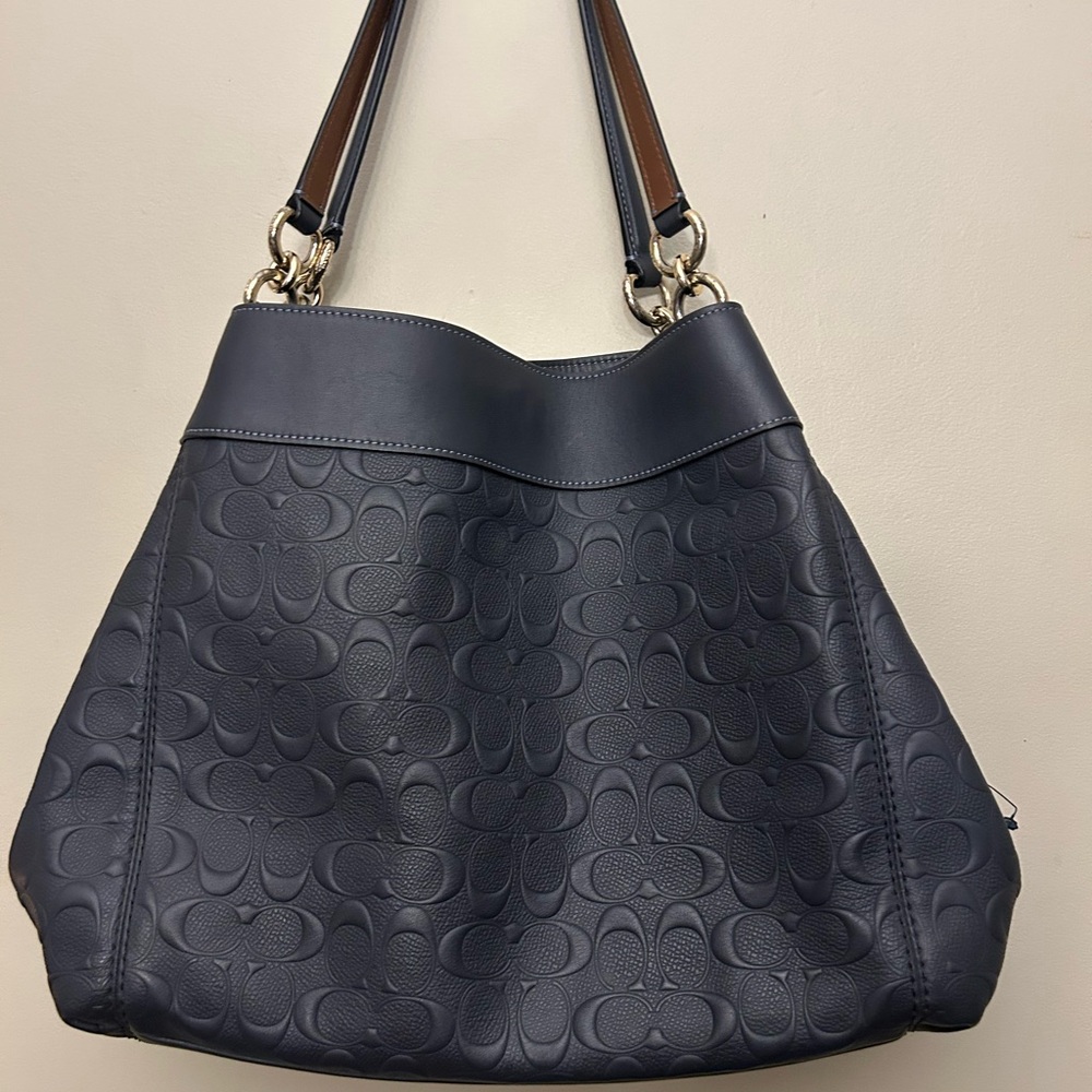 Coach Embossed Lexy shoulder Bag in beautiful black leather - Picture 17 of 17
